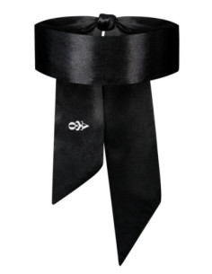Mysterious blindfold