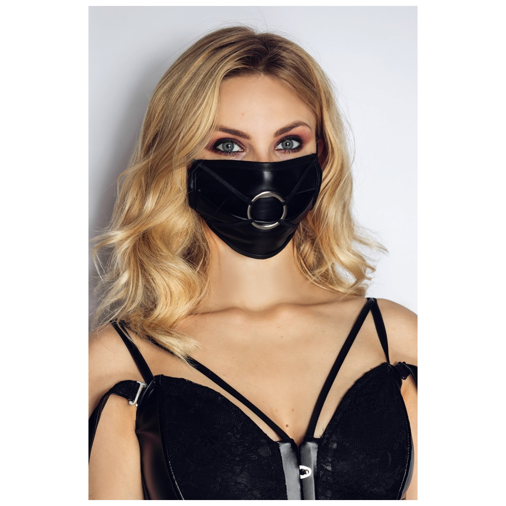 Mask with Ring
